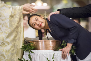 31 mars 2018 : Baptême de Kim-Chloé, lors de la Vigile pascale. Paroisse Saint Ambroise, Paris. 